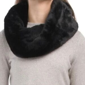 Aspen Black Plush Faux Fur Snood Scarf New
